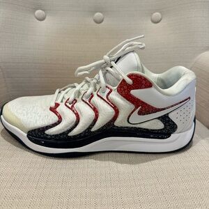 Basketball Shoe... Men's Size 11.5